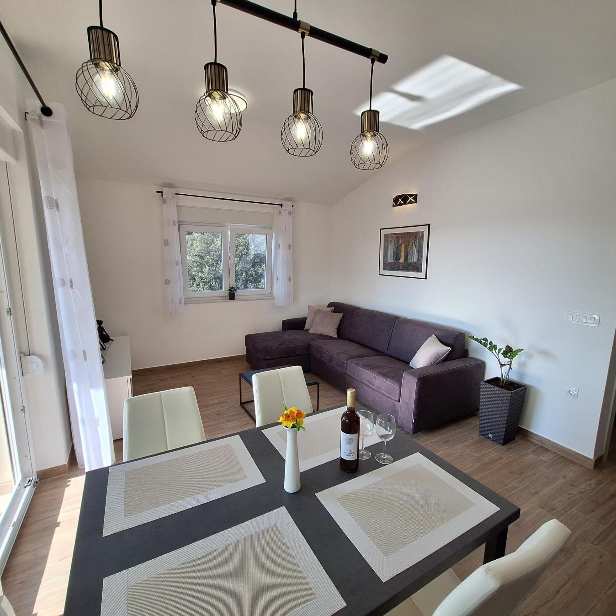 Apartment Elena & Lana Zadar